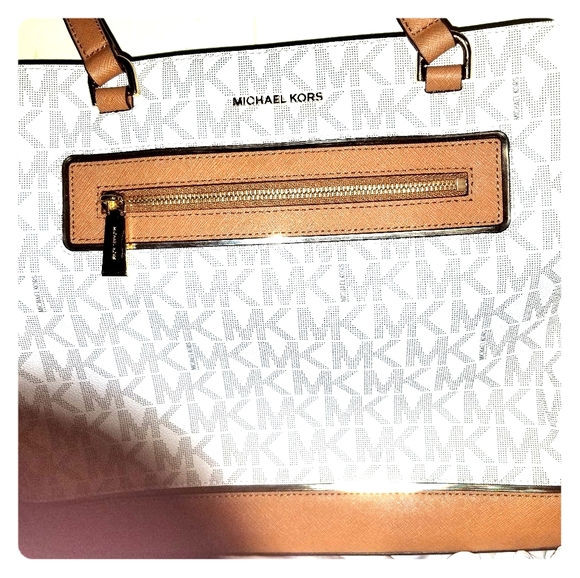 Michael Kors Handbag - signature - Picture 1 of 6